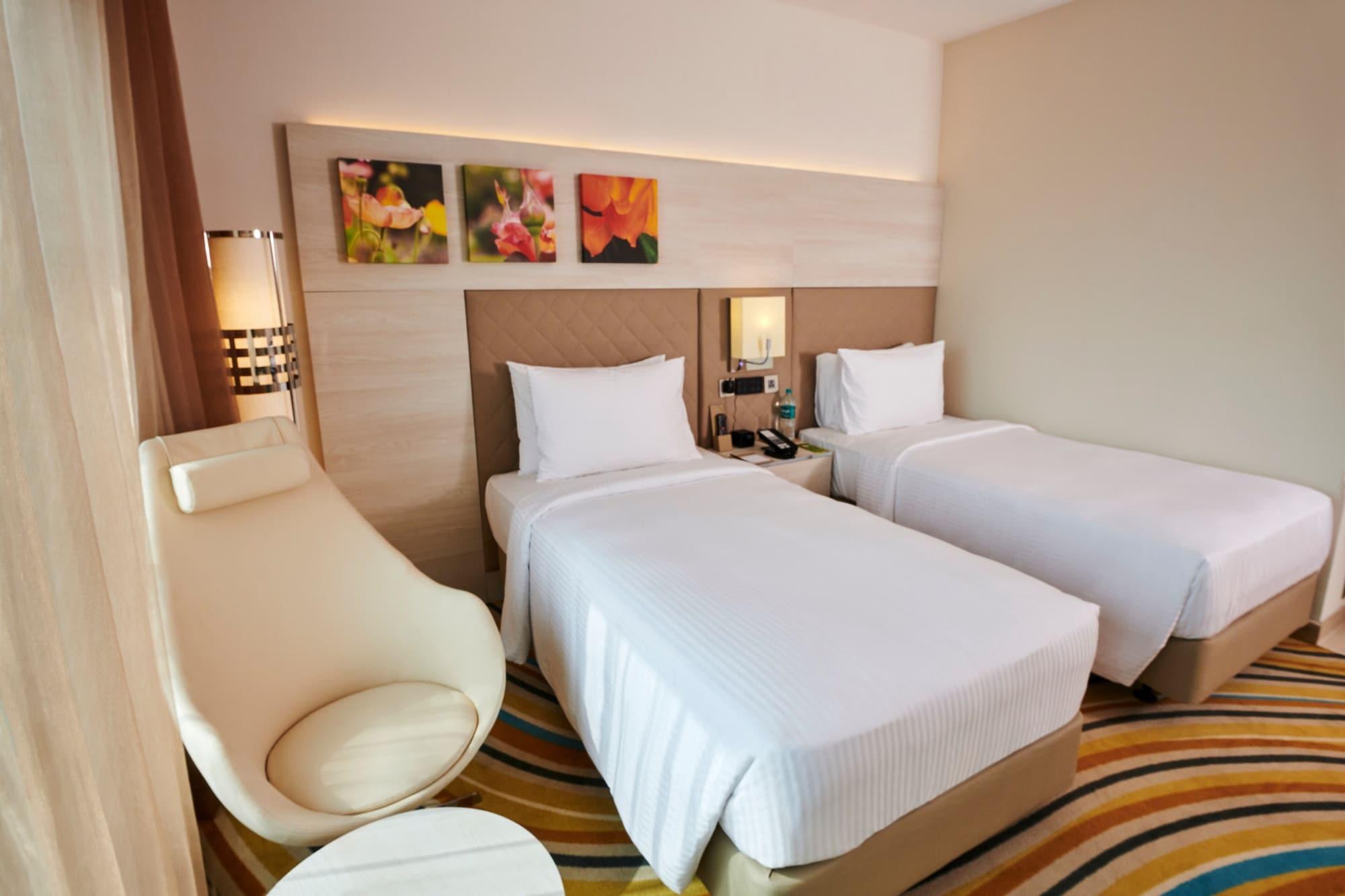Hilton Garden Inn Lucknow Exteriör bild