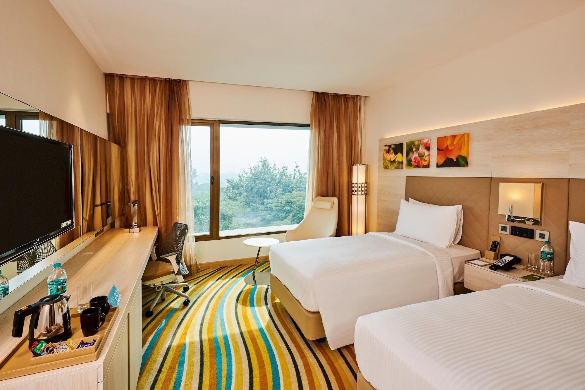 Hilton Garden Inn Lucknow Exteriör bild