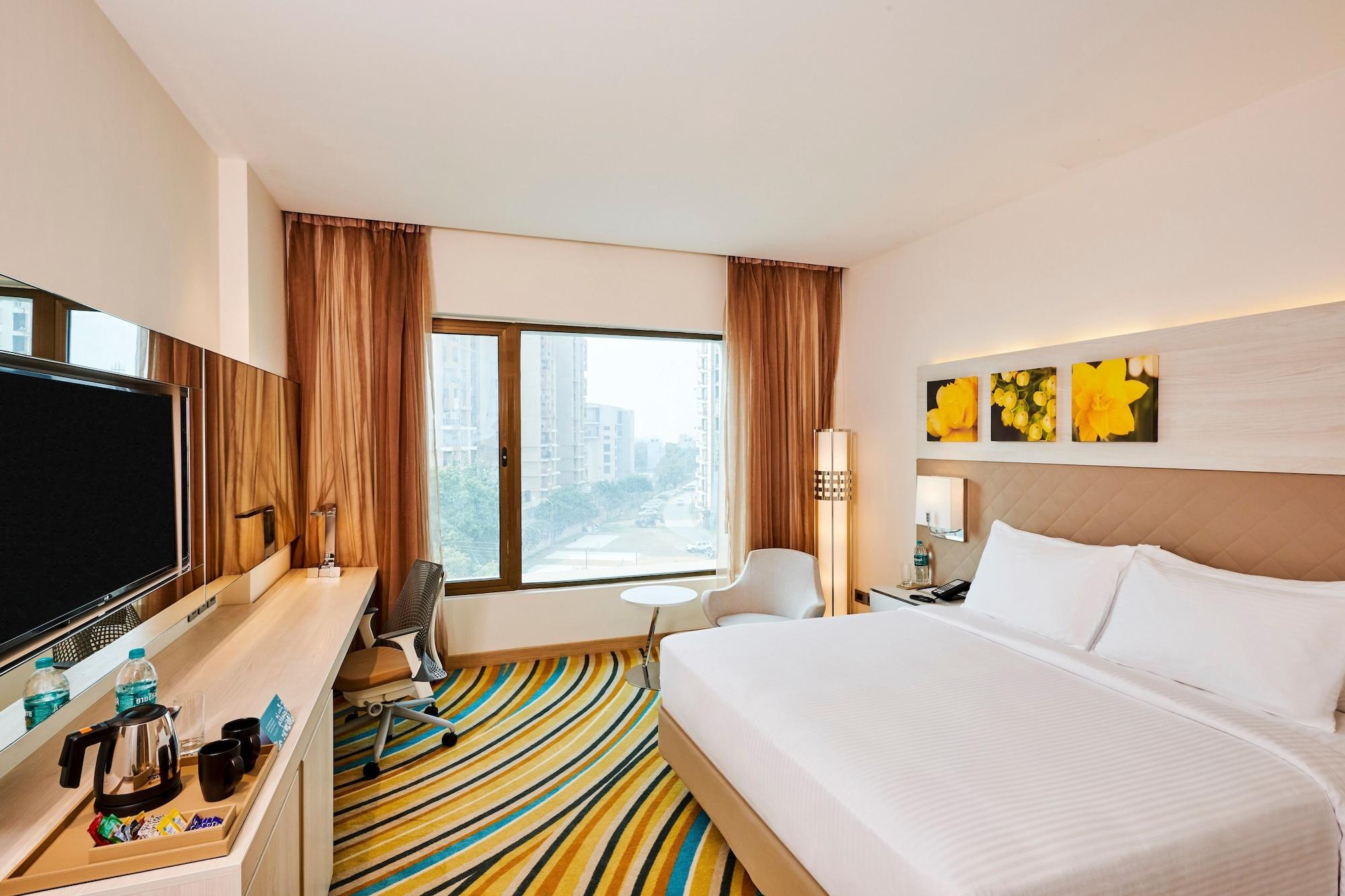Hilton Garden Inn Lucknow Exteriör bild