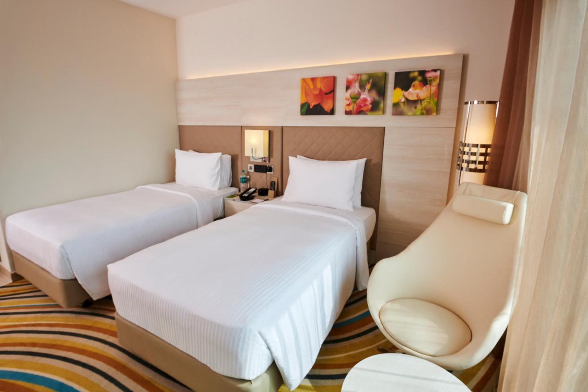 Hilton Garden Inn Lucknow Exteriör bild