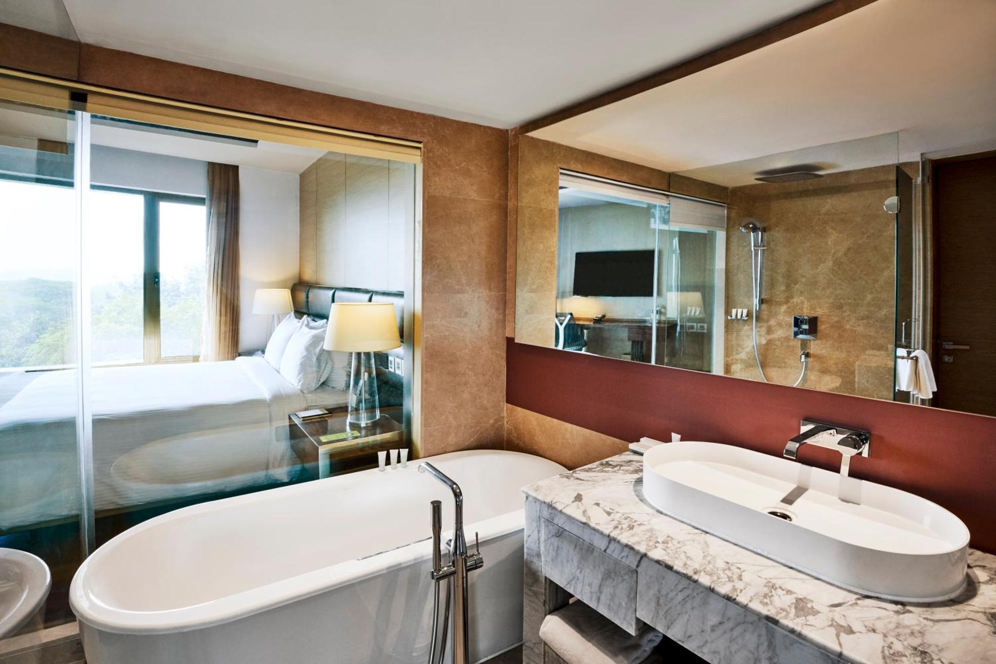 Hilton Garden Inn Lucknow Exteriör bild