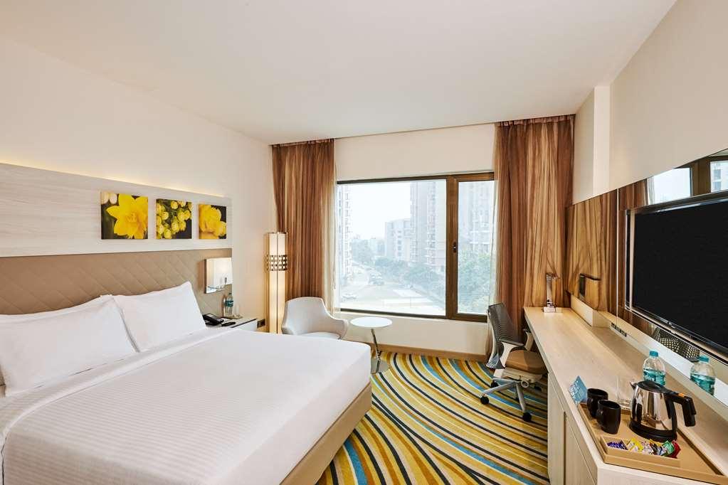 Hilton Garden Inn Lucknow Rum bild